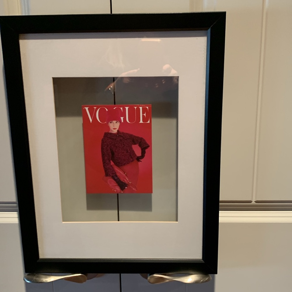 Framed Vogue cover. Black frame with glass background - Picture 6 of 6